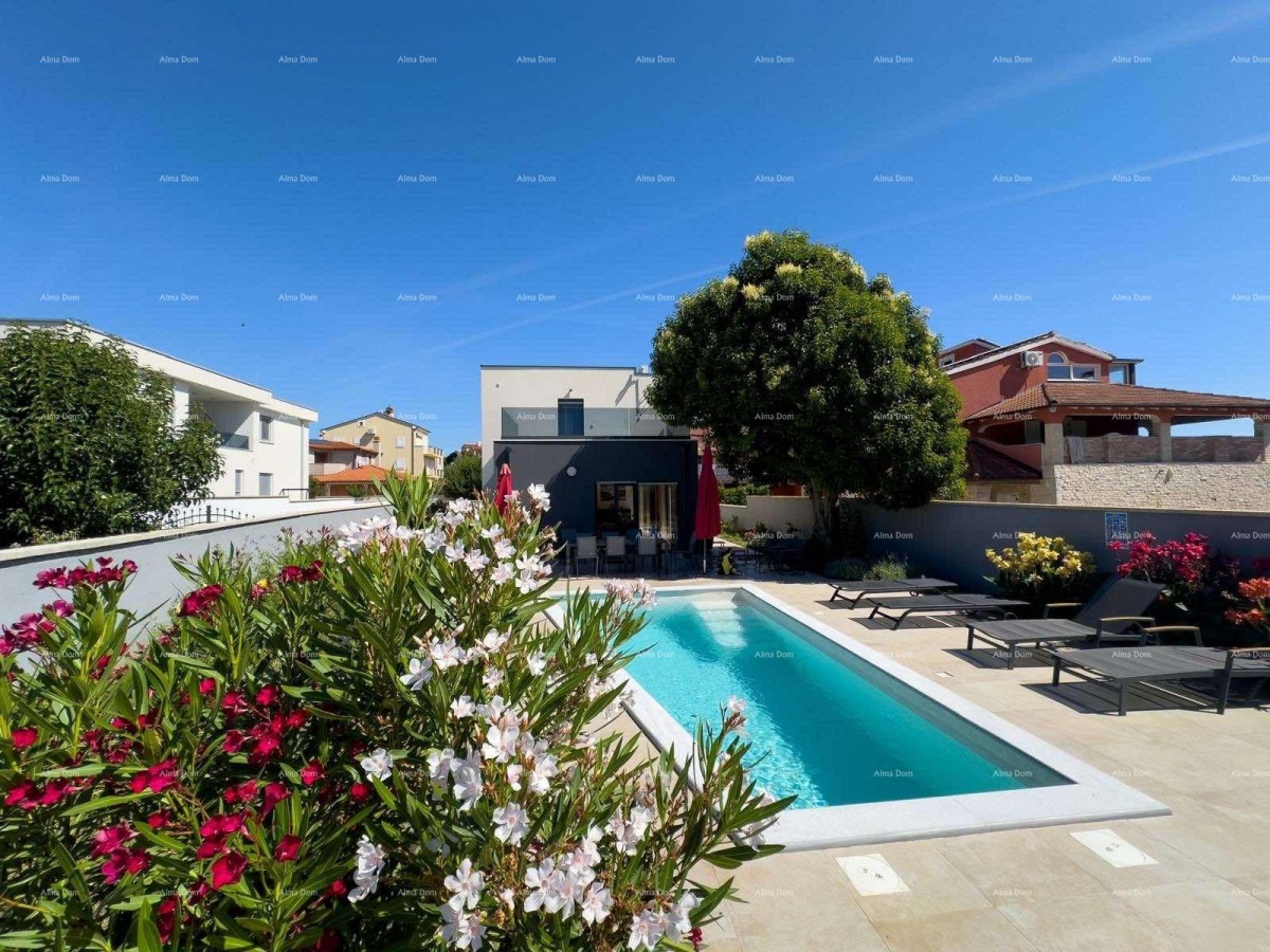 Istria, Ližnjan, 1 km to the center of Medulin, new modern house with pool for vacation. 43