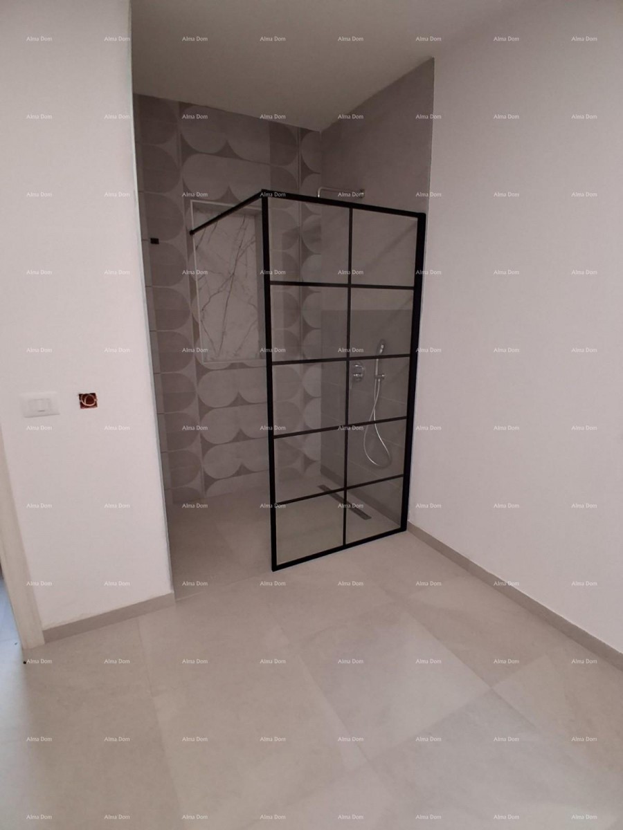 Продажа - роскошный дом на большом участке с бассейном, спа-салоном и тренажерным залом, Пореч! 17