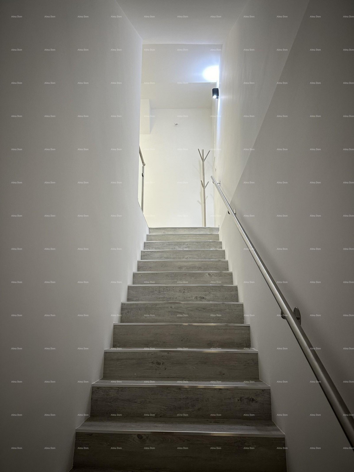 Čudovita hiša s tremi etažiranimi apartmaji v starem mestnem jedru Poreča! 40