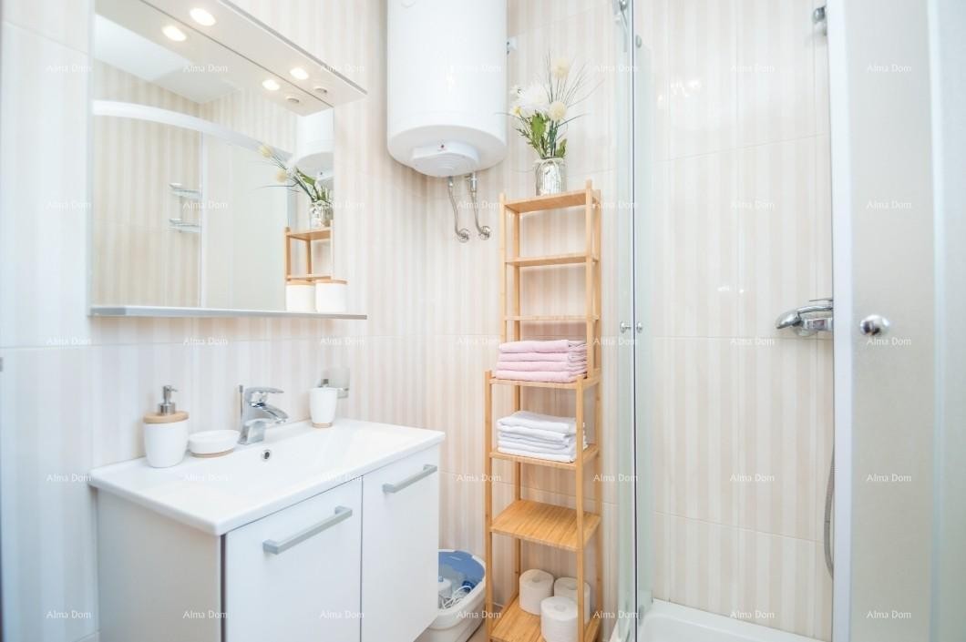 Красивый дом с бассейном, утопающий в зелени! 12