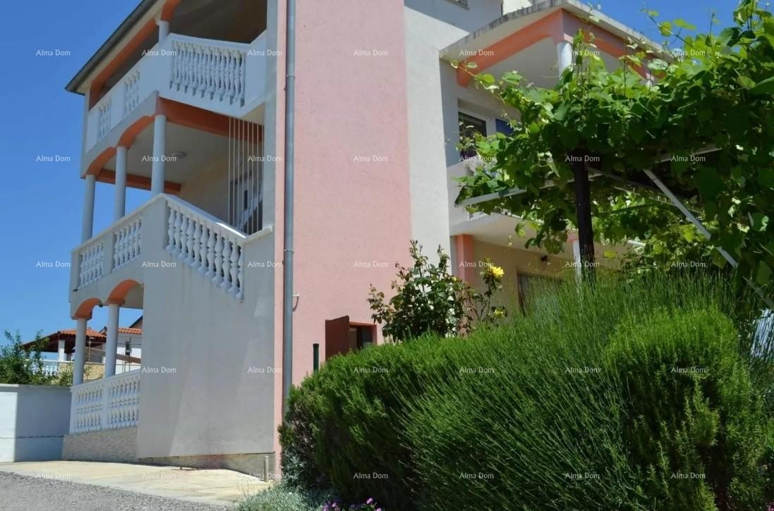 Частный дом с апартаментами! 1