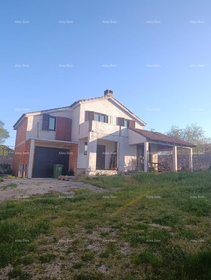 Prodaja hiše – Sveti Lovreč, s pomožnim objektom in garažo 1