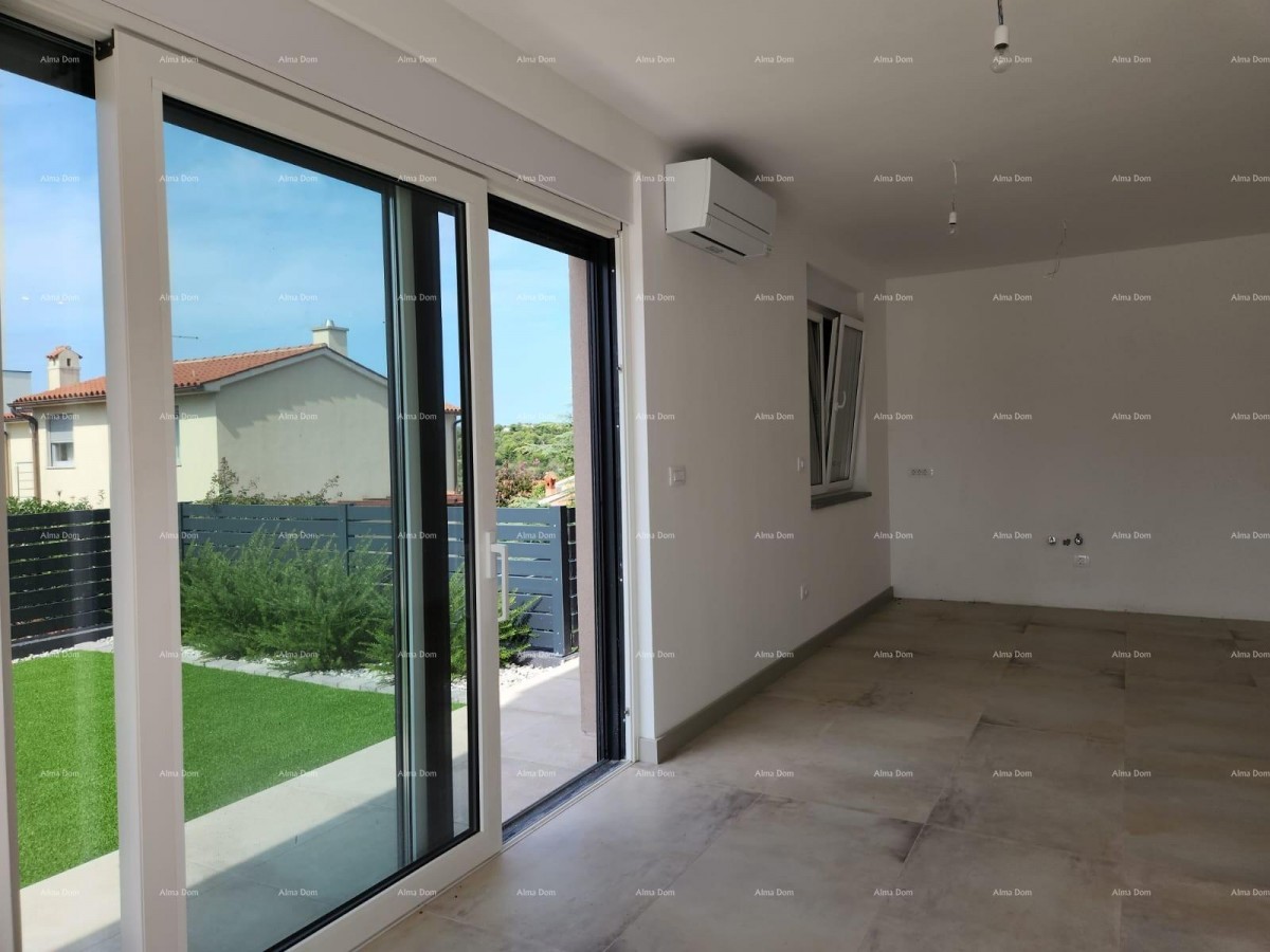 Современный оазис с бассейном и собственным садом в Банйолах 11