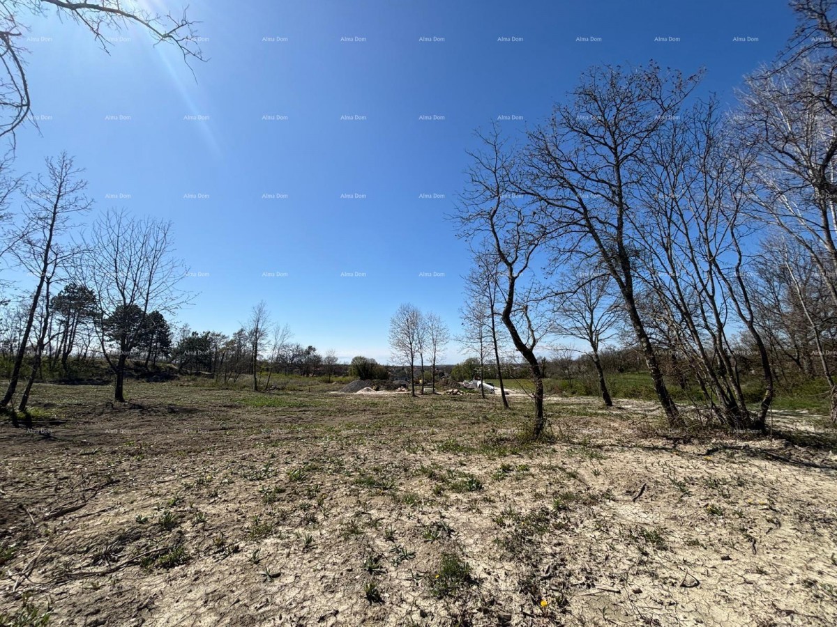 PAZIN (Istria) - building plot 1543 m2, in a green zone 1