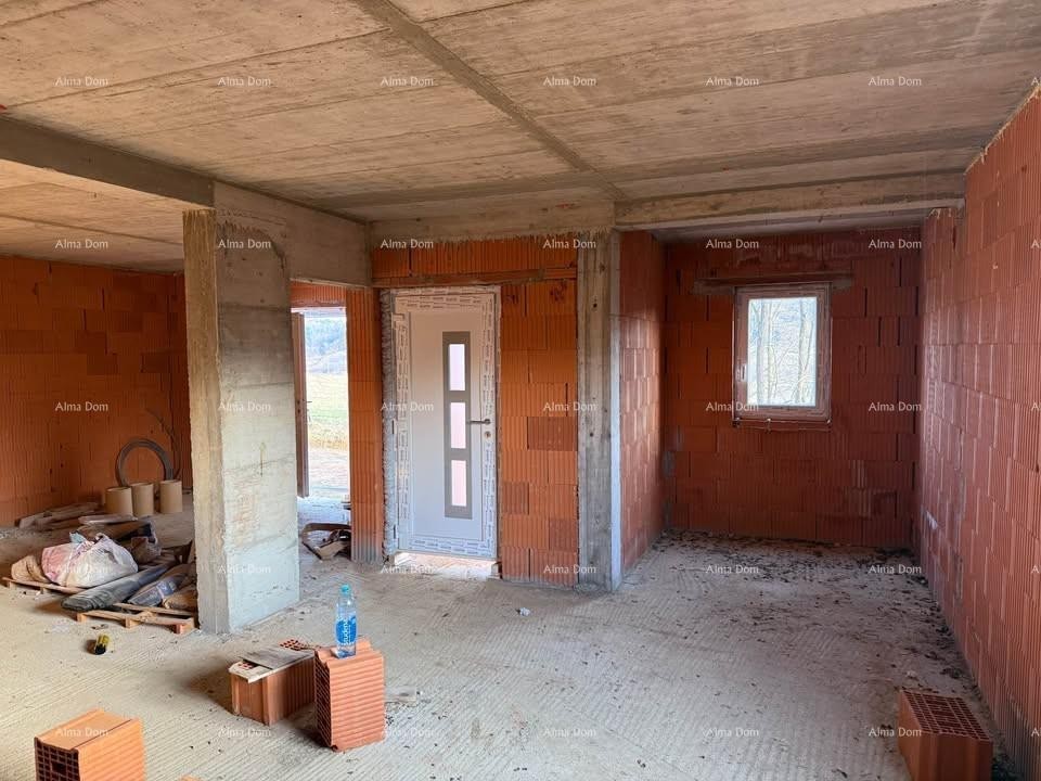 Kuća  u roh-bau fazi s velikom okućnicom – Cerovlje 5