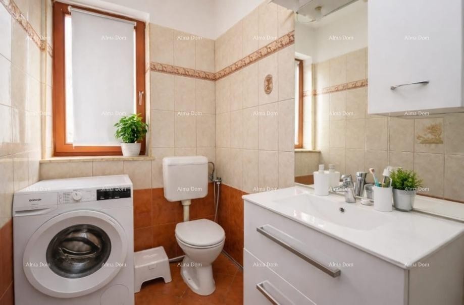 Rovigno – immobile con due appartamenti con vista mare e posto auto 8