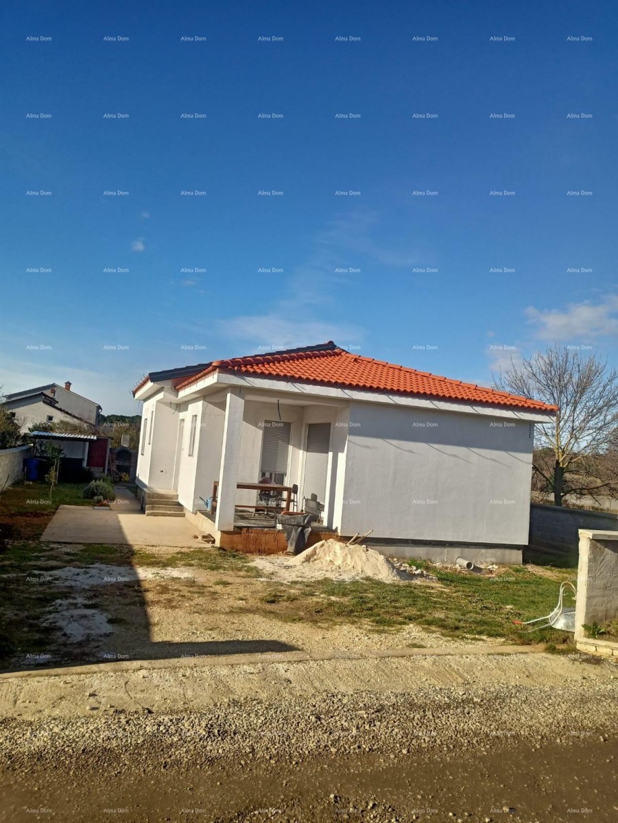 PULA!  HOUSE FOR SALE – QUIET LOCATION. 2