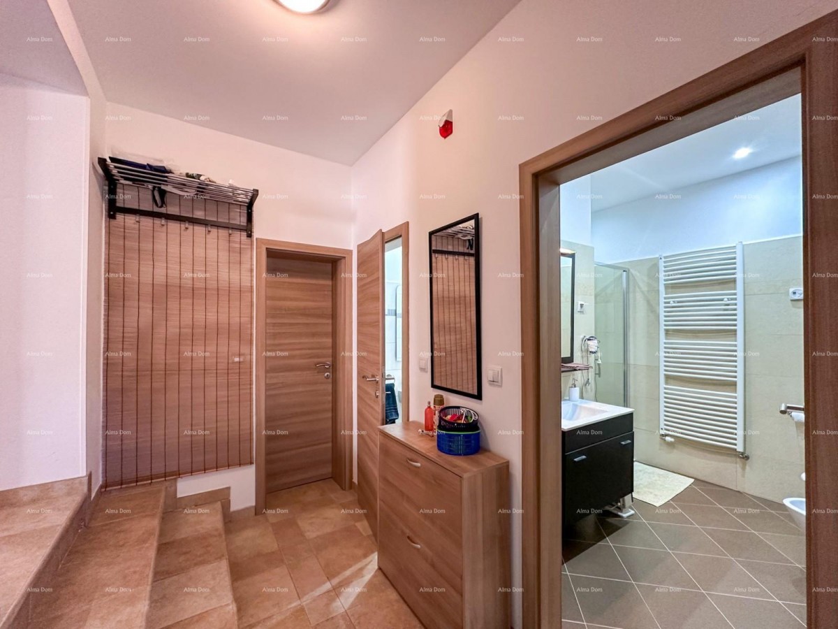 Beautiful house with a pool in Pula, ideal for a family or investment. 50