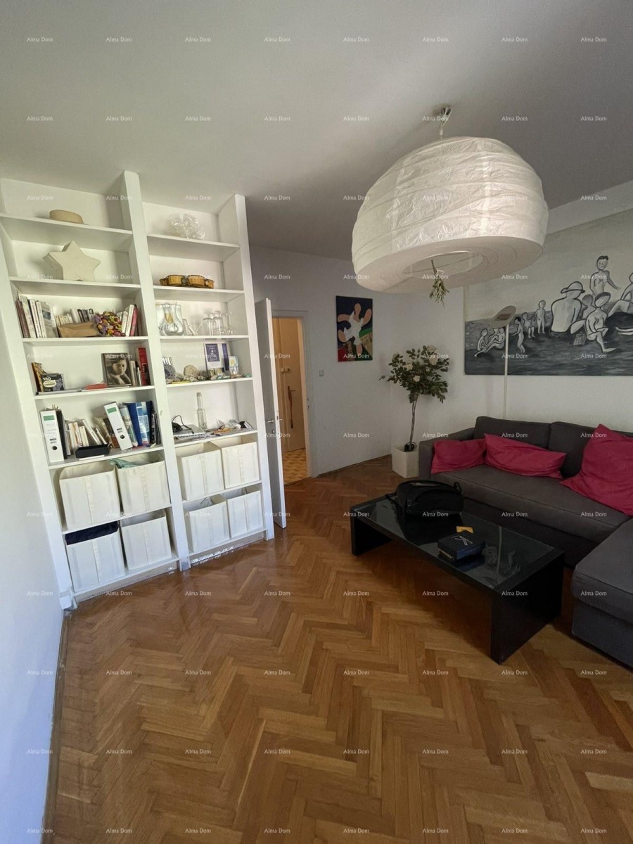 Pula, centar – Prostran trosoban stan od 76,38 m² s dvije terase 3