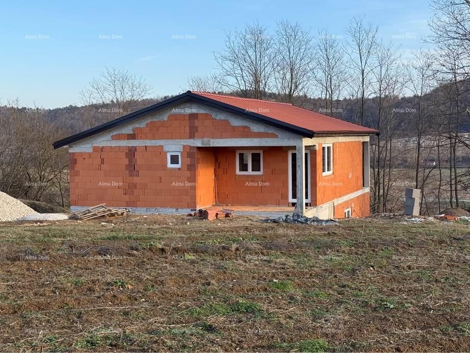 Kuća  u roh-bau fazi s velikom okućnicom – Cerovlje 3