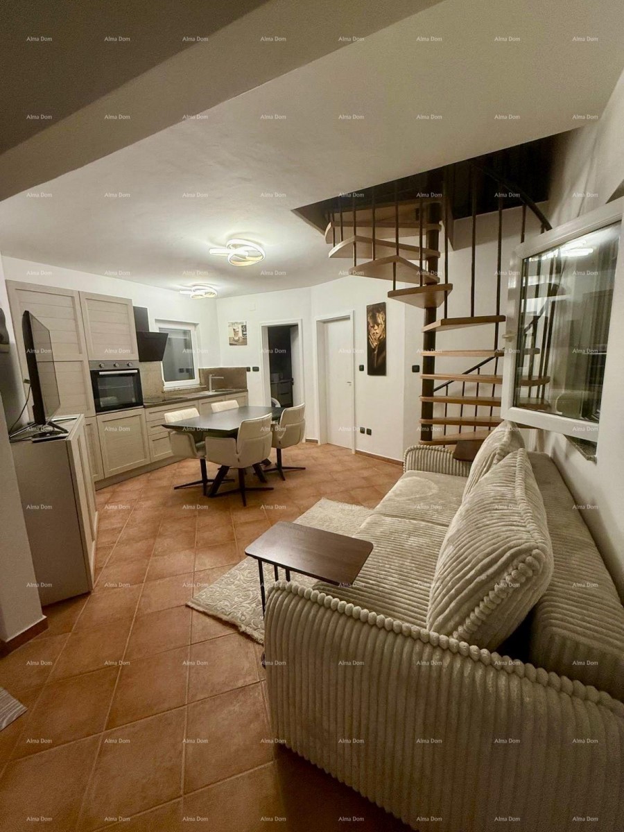 Prodaja - prenovljena hiša na odlični lokaciji z dvema apartmajema in čudovitim razgledom, Medulin! 12