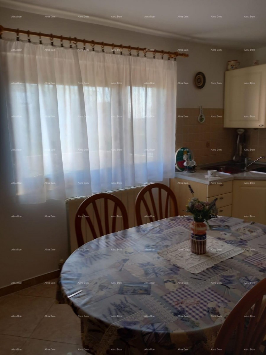 For sale: Family house in Pula with a separate apartment. 2