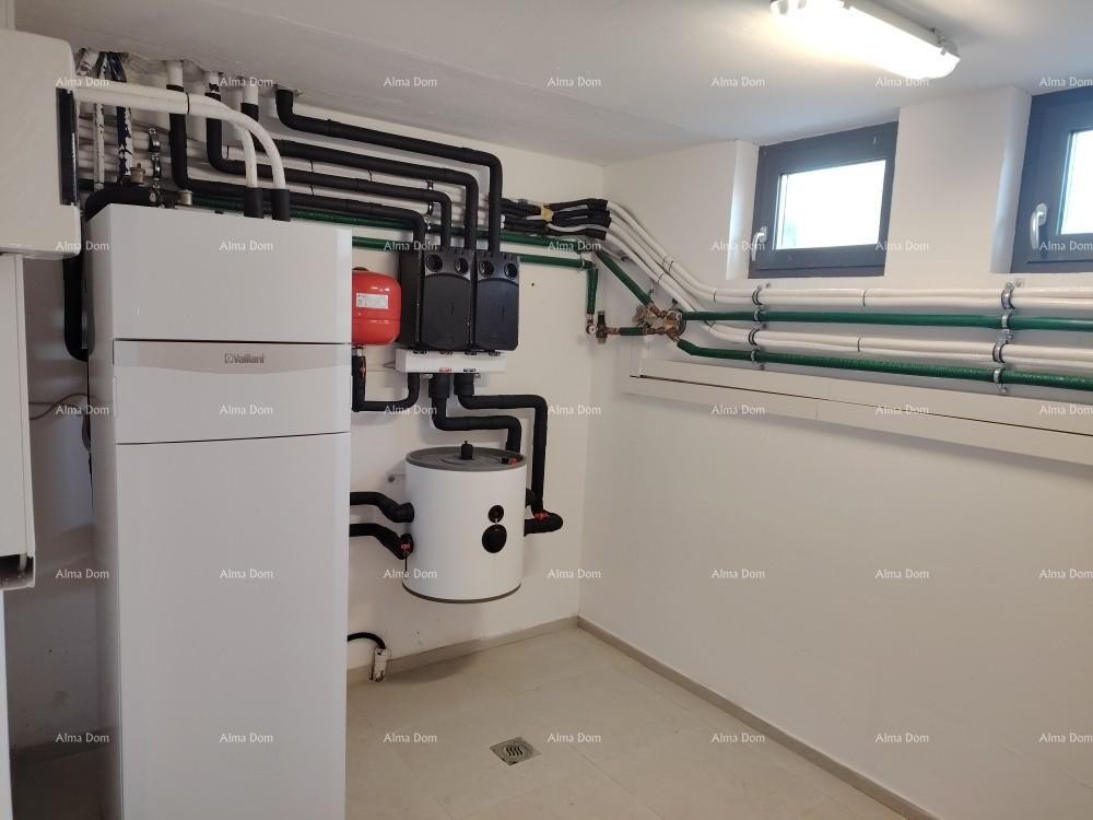 Eccellente appartamento trilocale con giardino e piscina, arredato 29