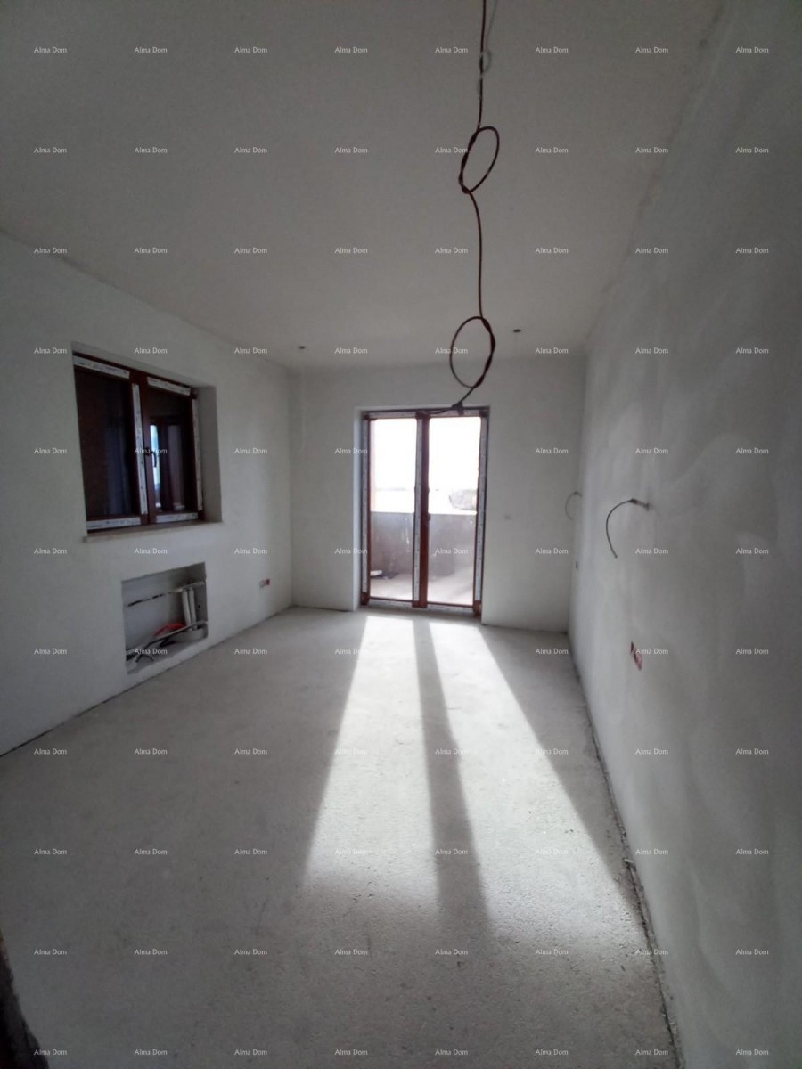 Kuća s bazenom i pogledom na more, Kaštelir 11