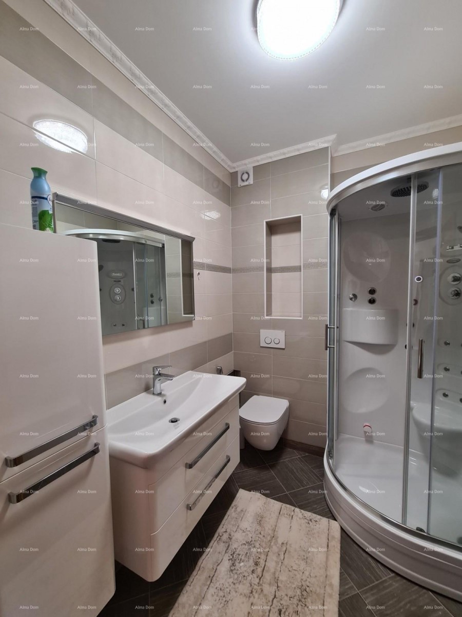 Three-storey apartment with a roof terrace! 100 meters from the sea. 6