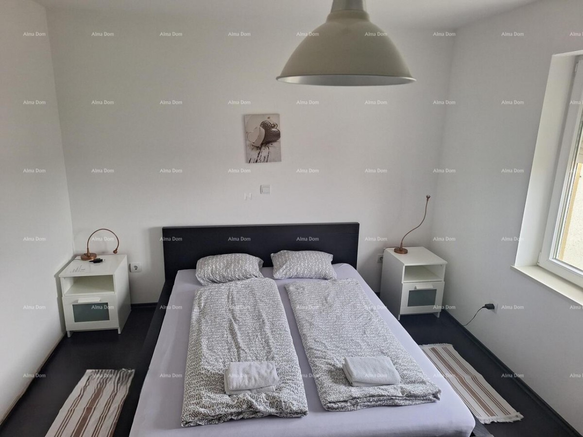 Prodaja-Lijepo uređeni, opremljen stan u mirnom naselju blizu mora, Umag! 2