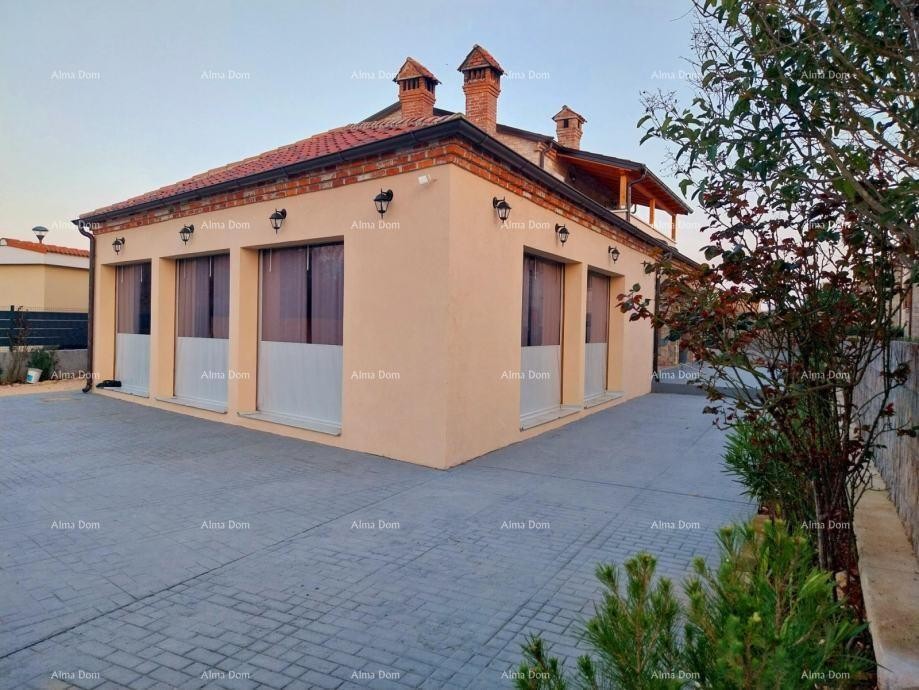 Prodaje se poslovno - stambena kuca,  Svetvinčenat 2