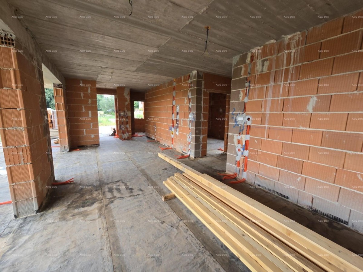 Na prodaju hiša v gradnji – Muntić. 25