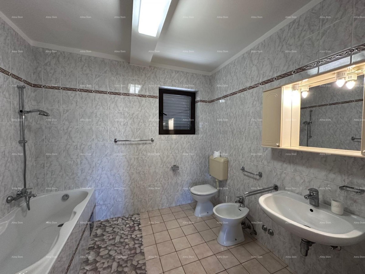 Prodajemo kuću sa pet apartmana na odličnoj lokaciji! 36