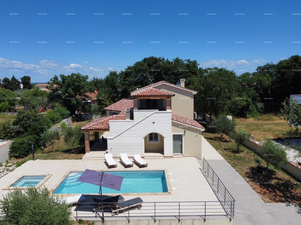Prodaja - luksuzna vila s bazenom i jacuzzijem na prostornem dvorišču, Marčana! 1