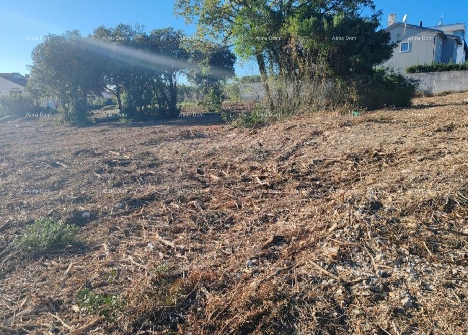 Veli Vrh, Pula, Građevinsko zemljište površine 681 m² 1