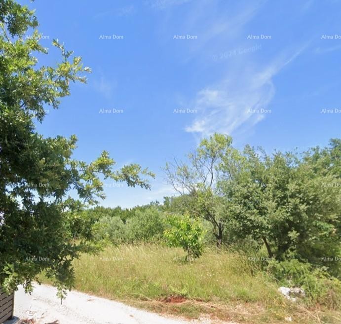 Prodaja- građevinsko zemljište u blizini centra Marčane! 1