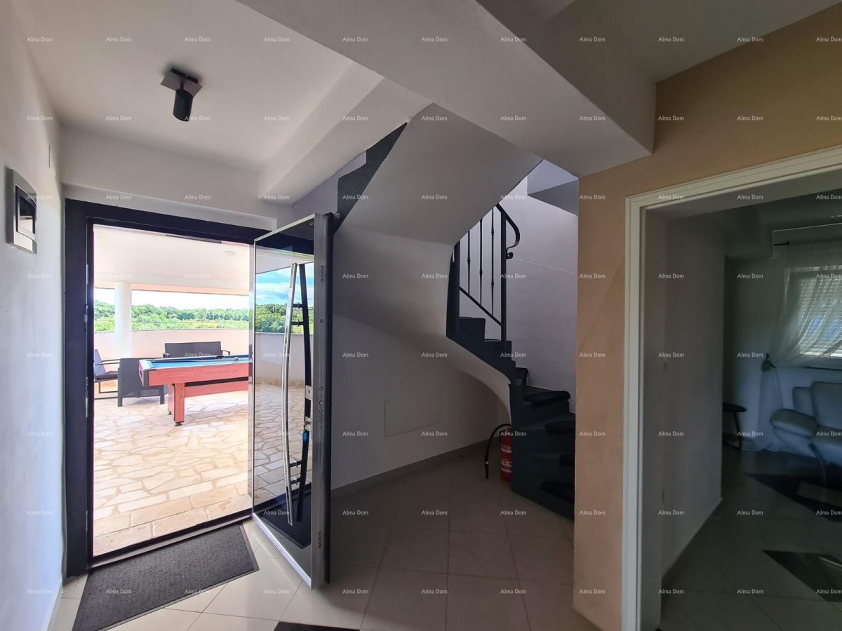 Na prodaju hiša s bazenom – Valtura 20