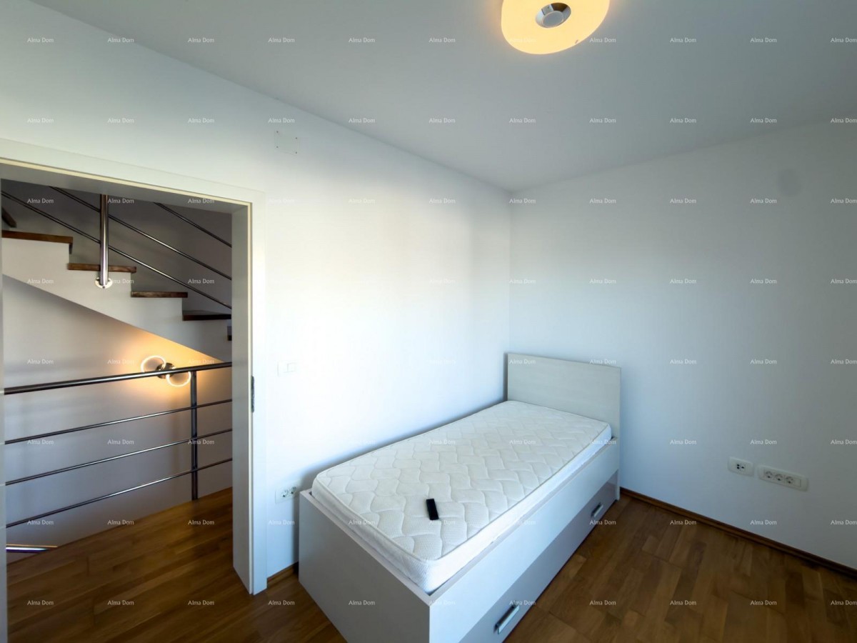 For sale: Attractive house in Premantura with a sea view. 25