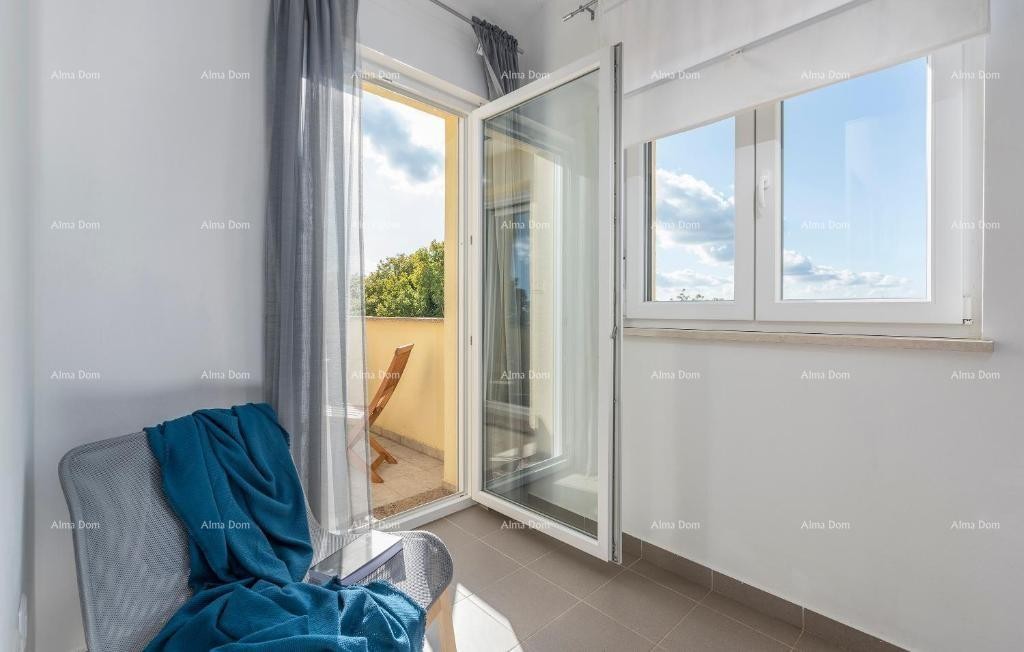 Počitniška hiša z bazenom in velikim vrtom 24