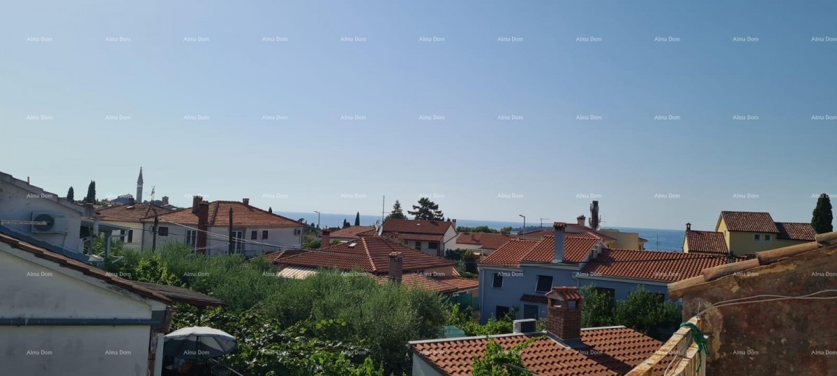 A detached house for renovation in the center of Rovinj is for sale 2