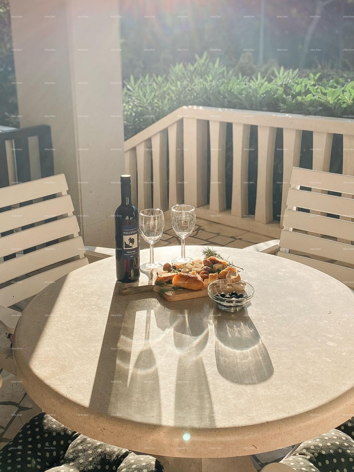 Lepa vila za prodajo na eni izmed najboljših lokacij v Supetru, otok Brač! 10