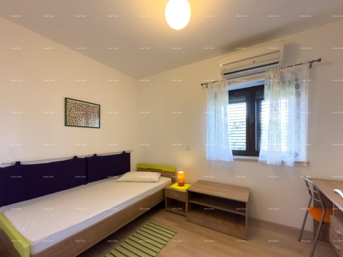 Beautiful house with a pool in Pula, ideal for a family or investment. 36