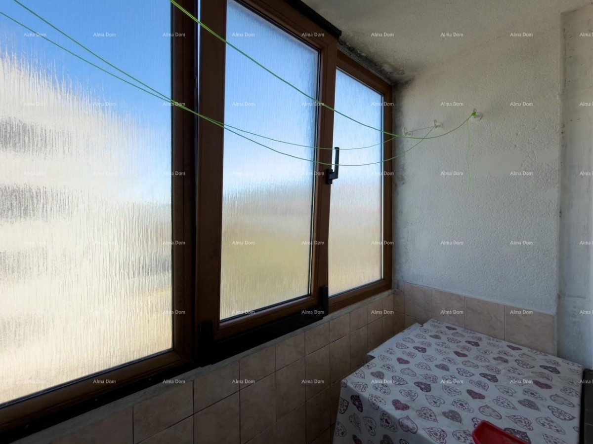 We are selling an apartment in an excellent location in Pula! 14