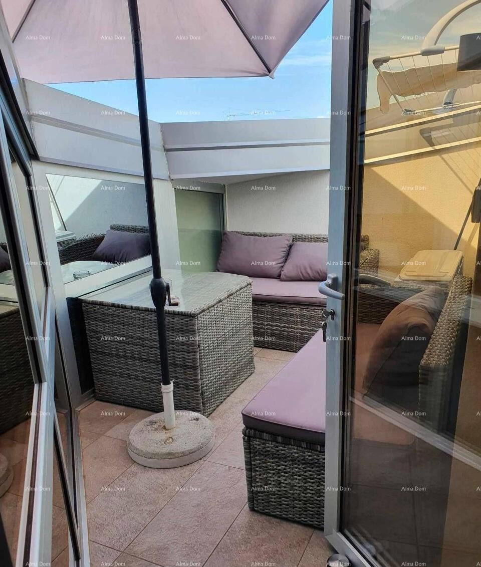 Novigrad, con una camera da letto. Edificio con ascensore. 2