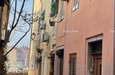 Hiša v Rovinju na odlični lokaciji