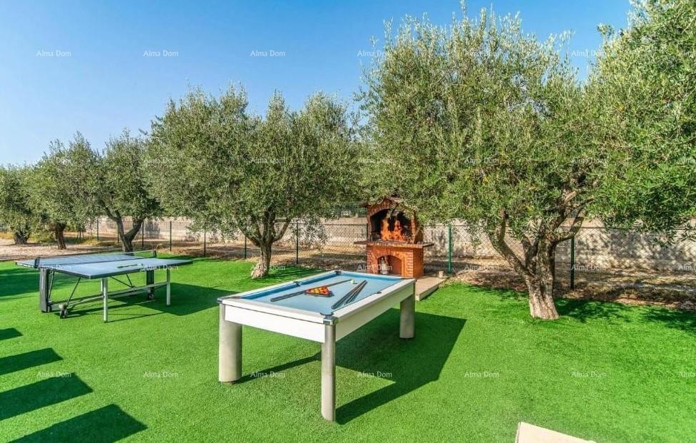 VODNJAN – Moderna vila s bazenom, pogledom na Brijune i prostranom okućnicom! 11