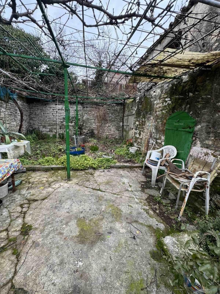 Prodamo hišo z dvoriščem v neposredni bližini centra, Buje! 23