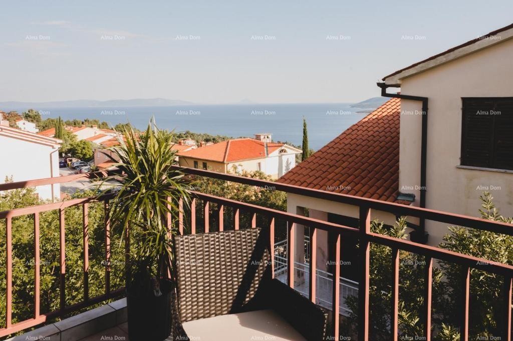 Stiamo vendendo un appartamento a Rabac con vista sul mare. 12