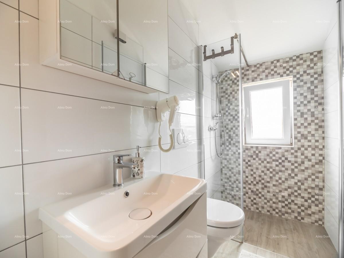 Apartmanska kuća s bazenom!Blizina mora i plaže!  Peroj. 36