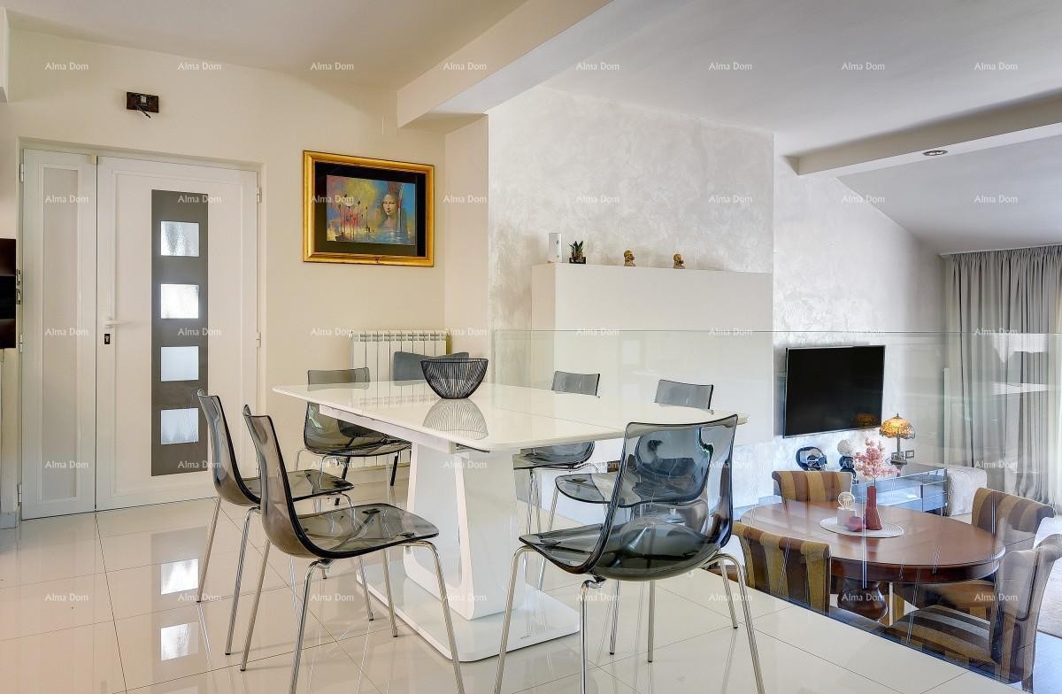 Prvi red do morja in plaže – hiša s bazenom in veliko okužnico, Pješčana Uvala! 14