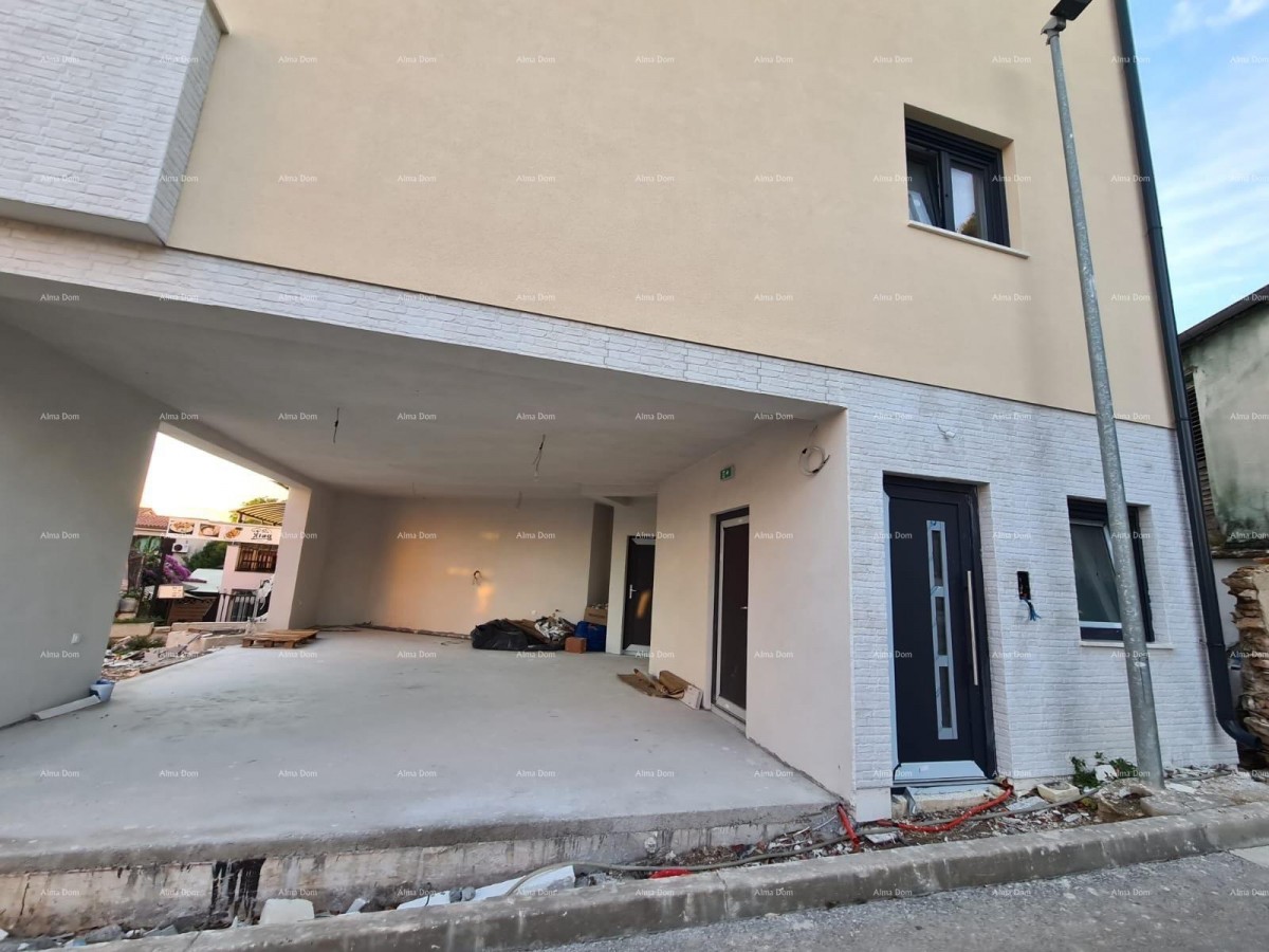 Stan u novogradnji sa garažnim mjestom. Medulin 1