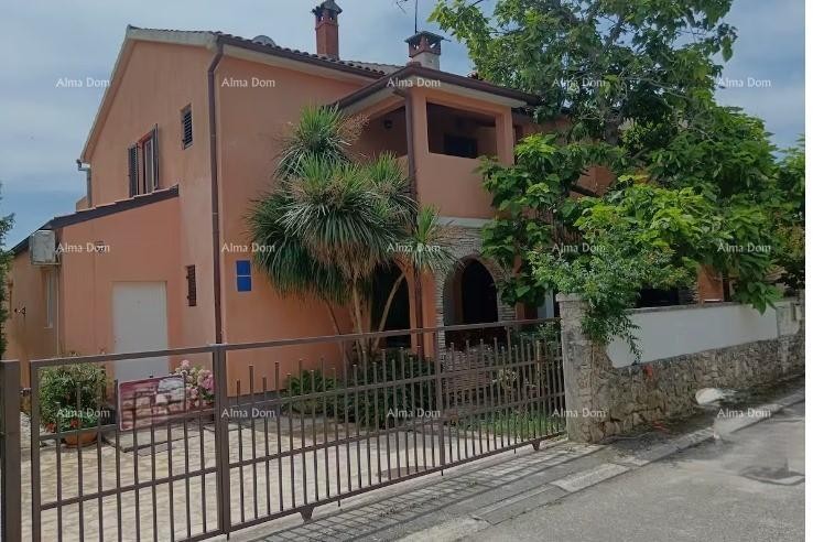 ROVINJ – APARTMAJSKA ZGRADA NA MIRNI LOKACIJI, IDEALNA ZA NALOŽBE 1
