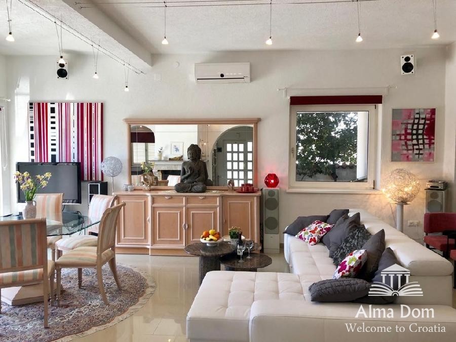 5 star holiday villa. 2