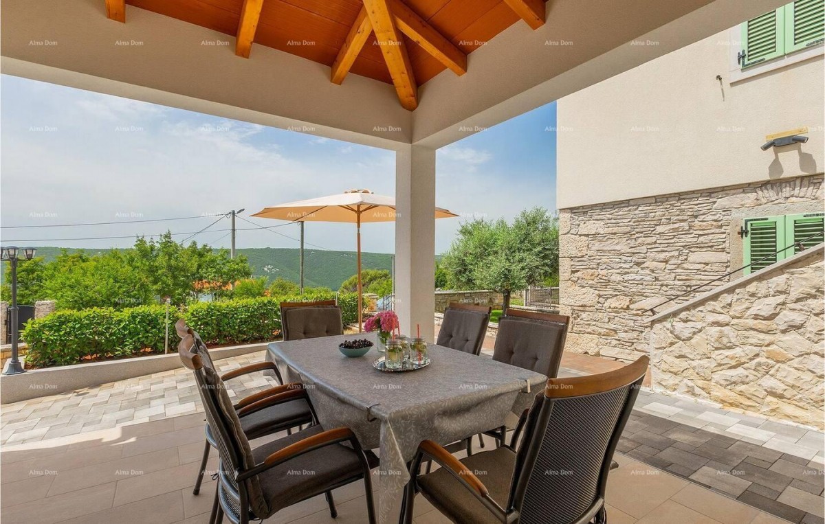 Trget – Beautiful House with a Panoramic Sea View 2
