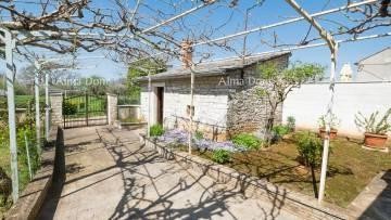 Authentic Istrian Property Near Žminj – House with Great Potential! 18