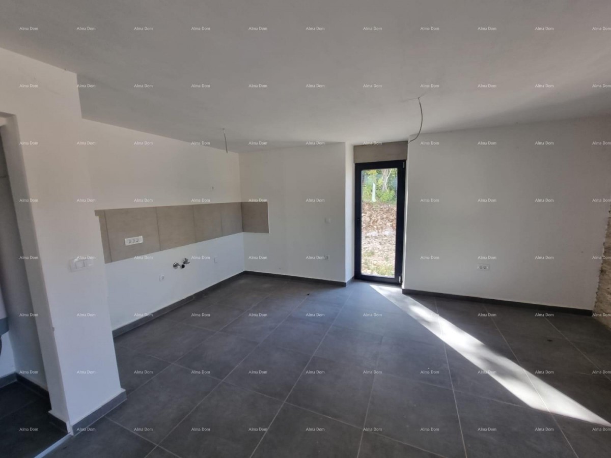 Продается дом с бассейном и видом на море – тихая деревня Раша 3