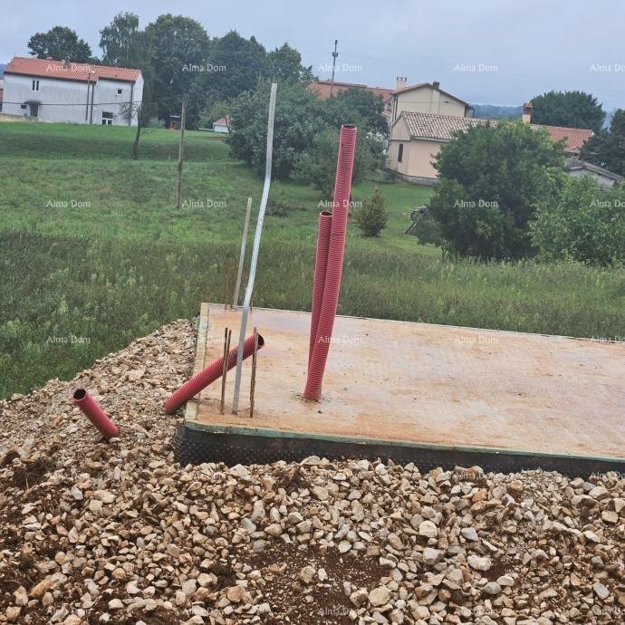 Продажа - строительный участок с разрешением и начатым строительством, вблизи Барбана! 4