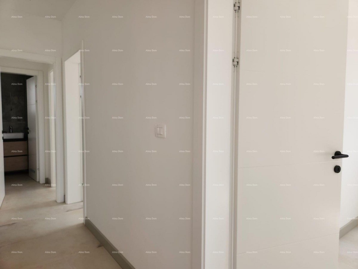 Современный оазис с бассейном и собственным садом в Банйолах 24