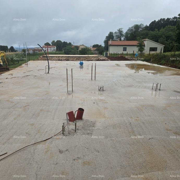 Продажа - строительный участок с разрешением и начатым строительством, вблизи Барбана! 3