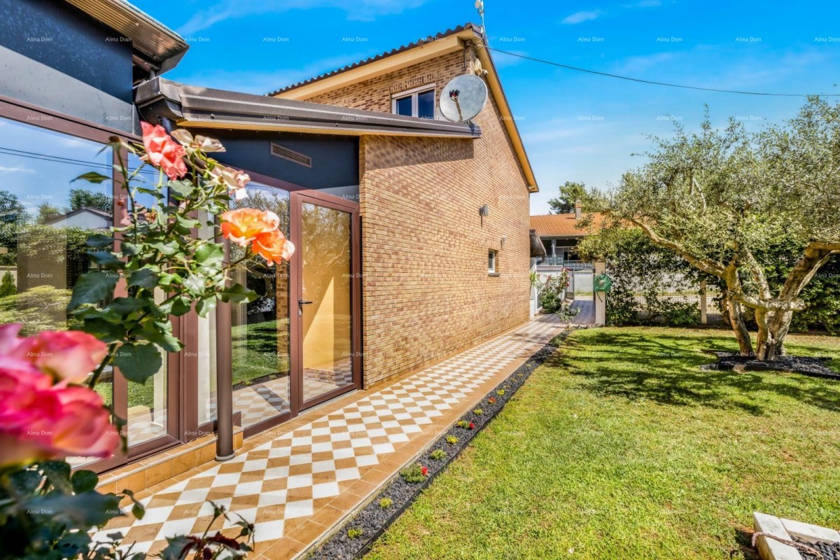 Prodamo dve povezani hiši v Pomeru 7